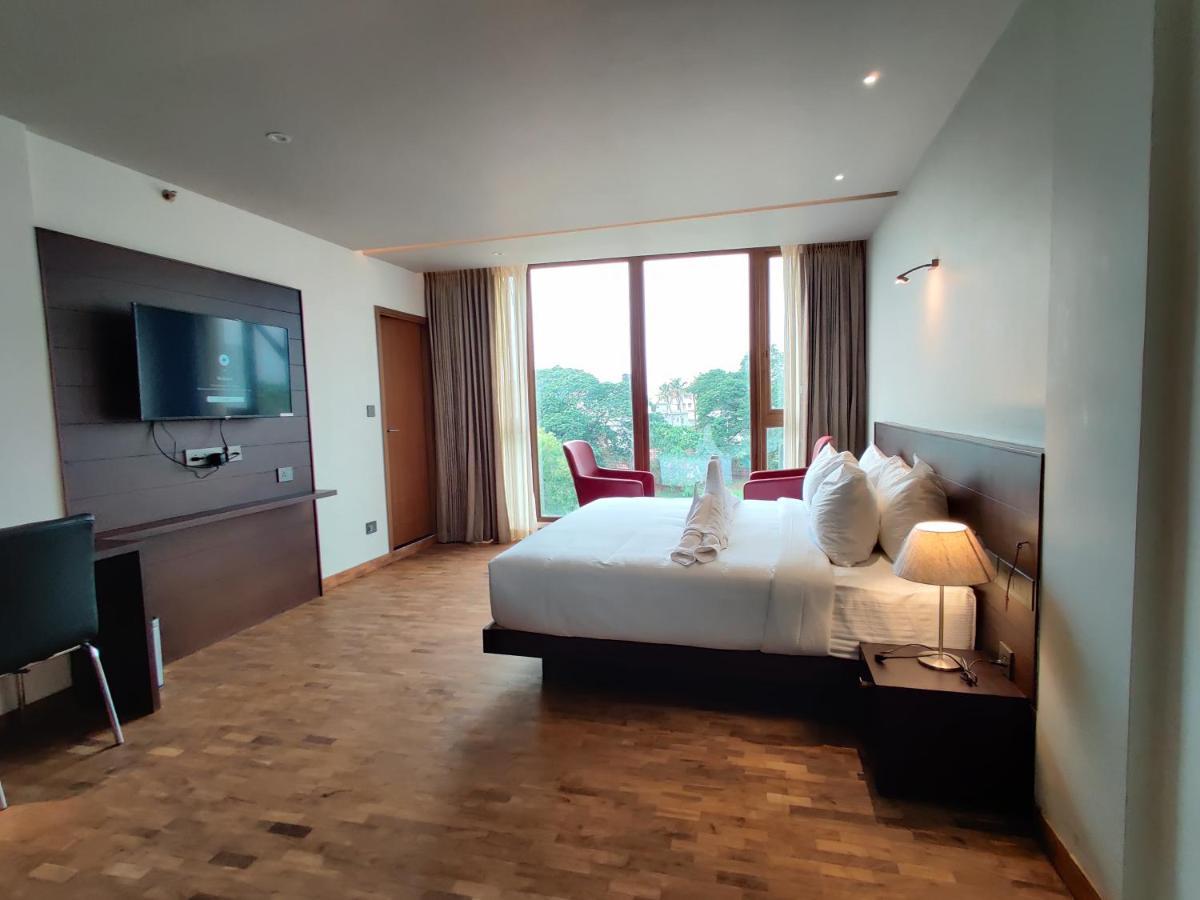 Florida Airport Hotel Kochi Nedumbassery Exterior foto